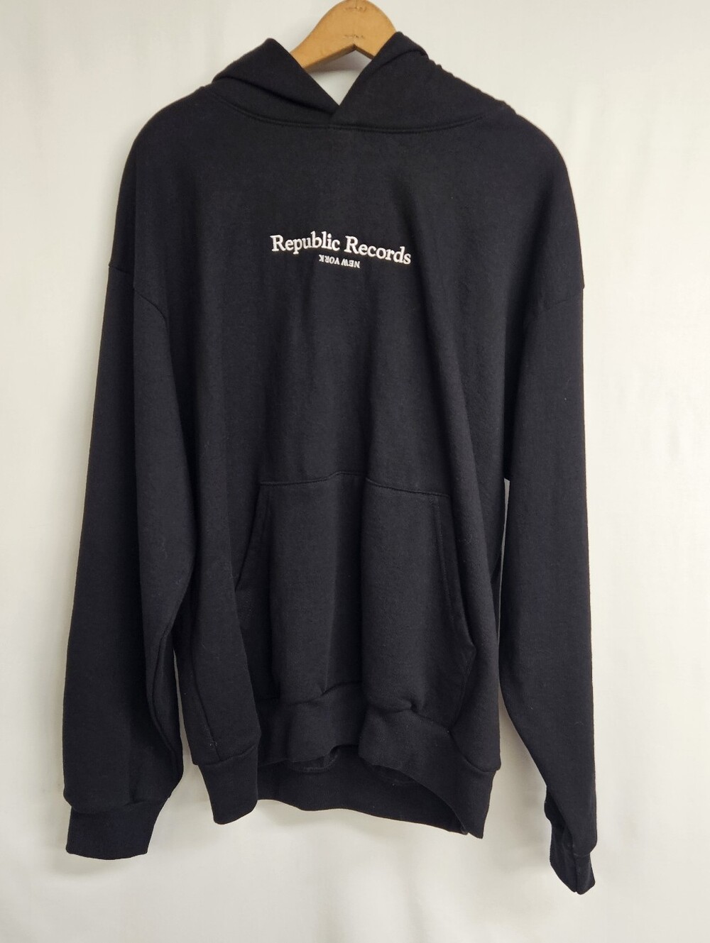 Republic Records New York Zip Up X-LARGE Black Hoodie Sweatshirt